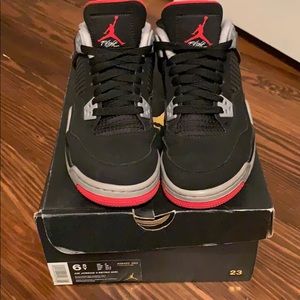 Retro 5 Air Jordan’s Youth Sz 6.5